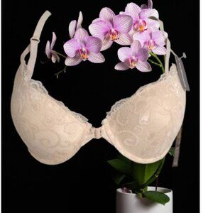Sloggi Elegant Push Up Lace Bra in a Nude / Beige Color Size 34B